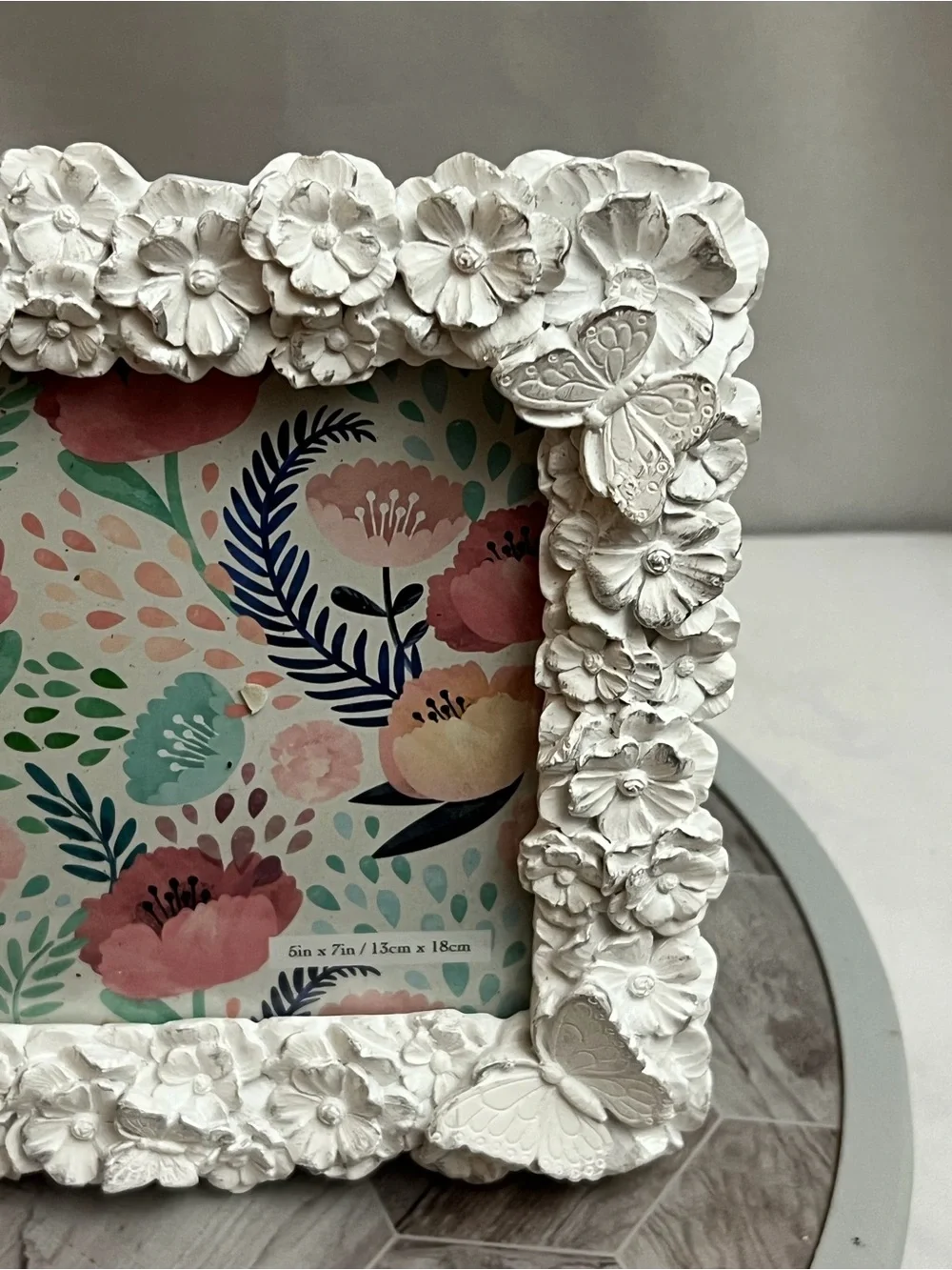 White Floral Butterfly Picture Frame 5x7 Resin Cottagecore Tabletop Wall Decor
